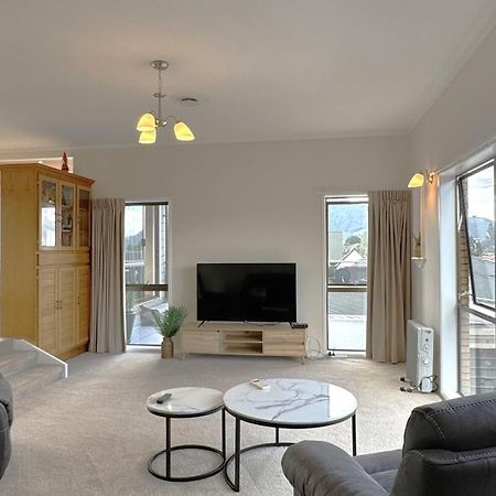 Spacious Retreat With Mountain View Rotorua Eksteriør bilde