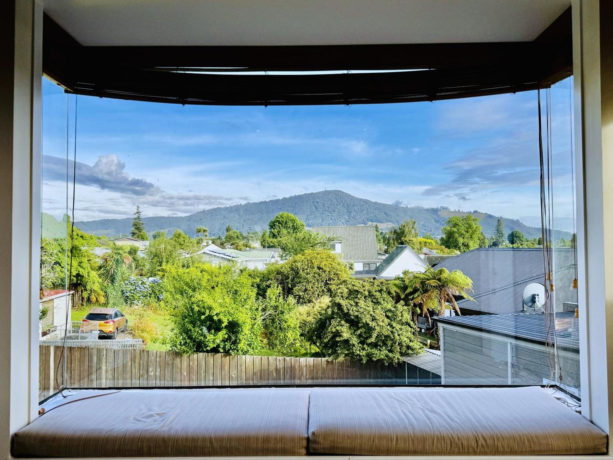 Spacious Retreat With Mountain View Rotorua Eksteriør bilde